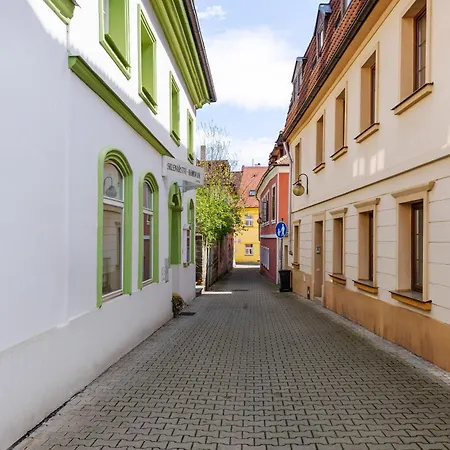 V Centru *